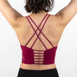 DAE Activewear Crossover Crop Bra
